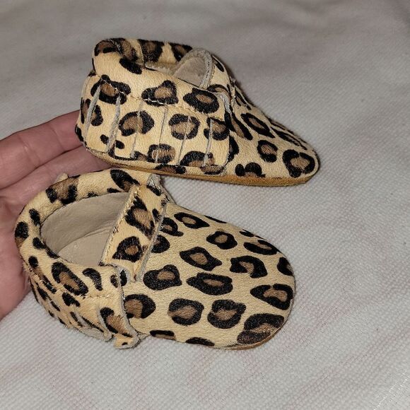 MONKEY FEET Cheetah Print Soft Bottom Leather Moccasins w Hair Size 3-6 months - Picture 1 of 10